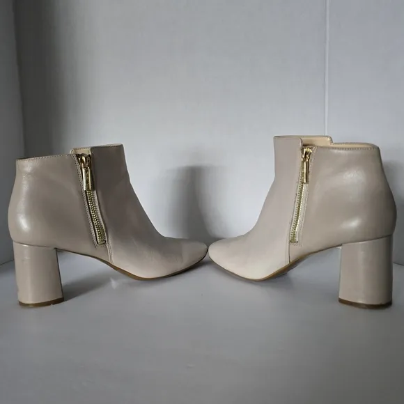 Karl Lagerfeld Women's Side Zip Block Heel Leather Susie Ankle Boots Size 8.5