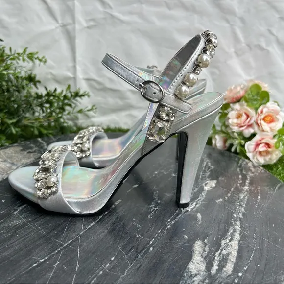 Karl LagerfeldWomen's Metallic ClaudeEmbellished Ankle Strap Sandal size 6.5