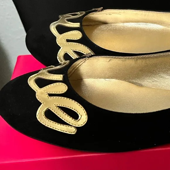 KATE SPADE NY PRE-LOVED AUTHENTIC BLACK SUEDE ‘LOVE’ METALLIC GOLD LETTERS FLATS