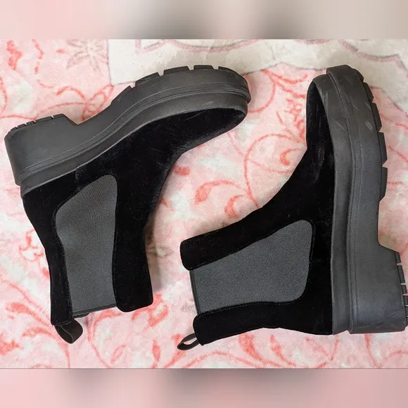 Kate Spade Winnie Boots Black Velvet Suede Size 9 Chelsea Boots Look