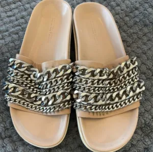 Kendall &amp; Kylie flat slides super comfy