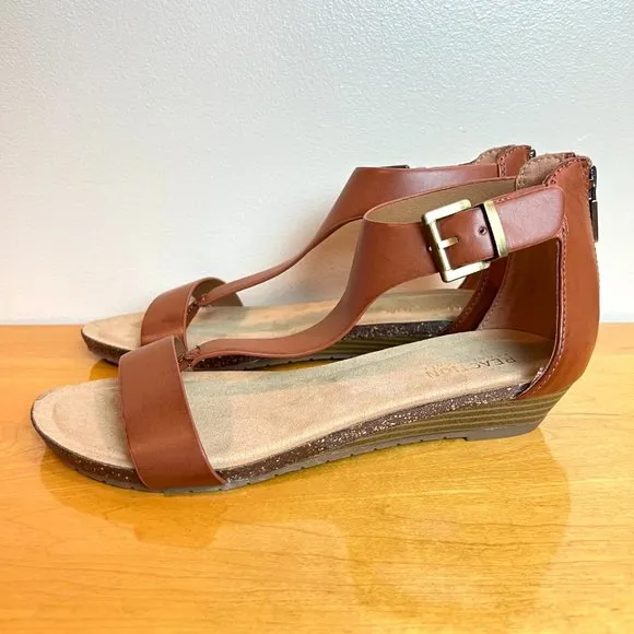Kenneth Cole Great Gal Toffee Cognac Vegan Leather Wedge T-Strap Sandals 6.5