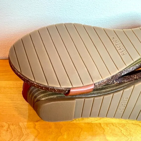Kenneth Cole Great Gal Toffee Cognac Vegan Leather Wedge T-Strap Sandals 6.5