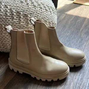 Koio Chelsea Boots