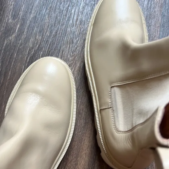 Koio Chelsea Boots