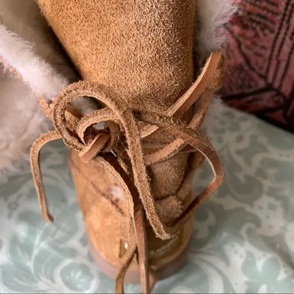 KOOLABURRA By UGG Lace/Zip boots Size 6