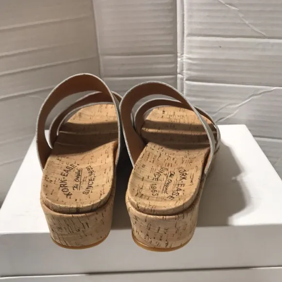 Kork ease Menzie leather upper cork slides. NWOT