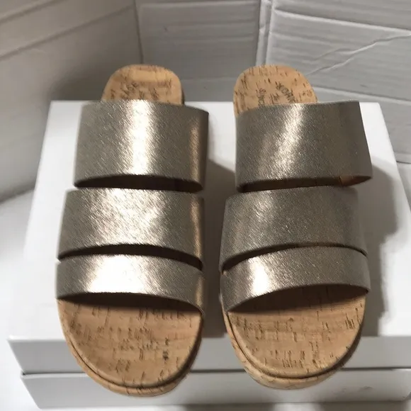 Kork ease Menzie leather upper cork slides. NWOT