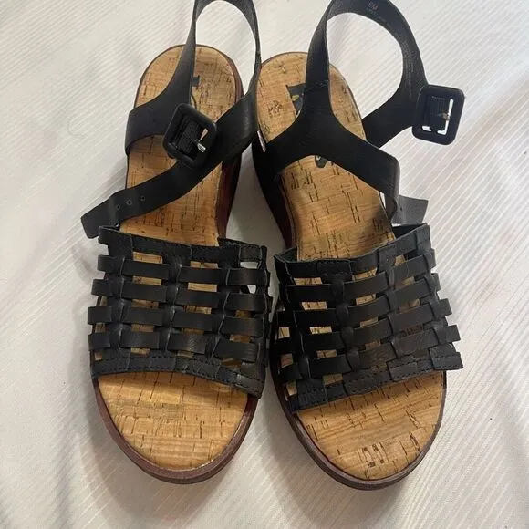 Korks Black Leather Marley Wedge Sandals Size 6M