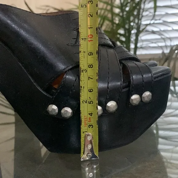 KORS by Michael Kors Platform Studded Sandals - Nero