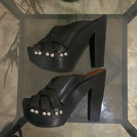 KORS by Michael Kors Platform Studded Sandals - Nero