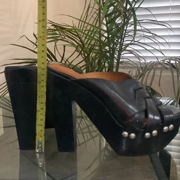 KORS by Michael Kors Platform Studded Sandals - Nero