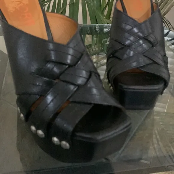 KORS by Michael Kors Platform Studded Sandals - Nero