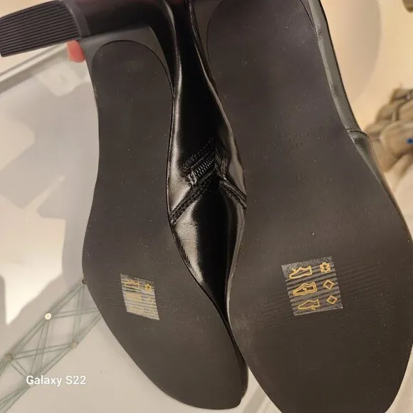 Kurt Geiger London Black Leather Chelsea Square Toe Booties. NIB. Various.