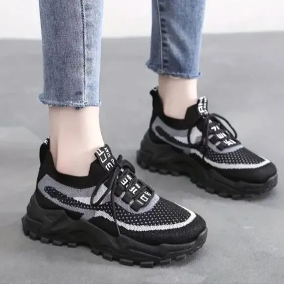 Ladies color block sneakers sz 8