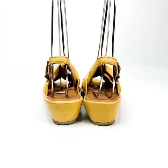 L'Amour Des Pieds Women's Burkett Yellow Buttery Soft Leather Wedge Sandals 6.5M