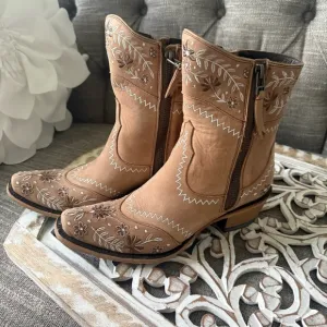 Lane Embroidered Side Zip Western Cowboy Boots Women’s 6.5