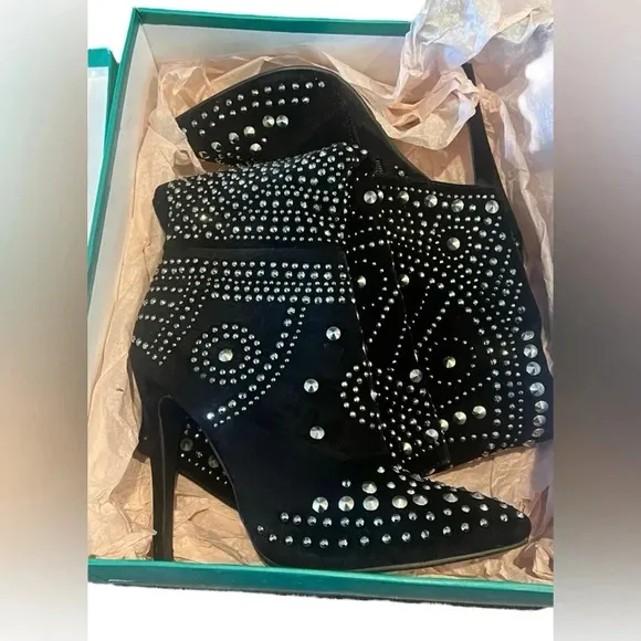Lauren Lorraine Black W/ Silver‎ Stud Boots Women’s 7.5