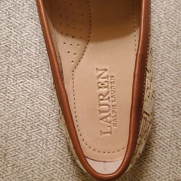 Lauren Ralph Lauren Logo Loafers size 8
