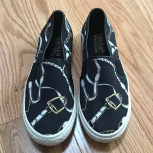 Lauren Ralph Lauren womens 6B black link print cotton canvas Jinny loafers.