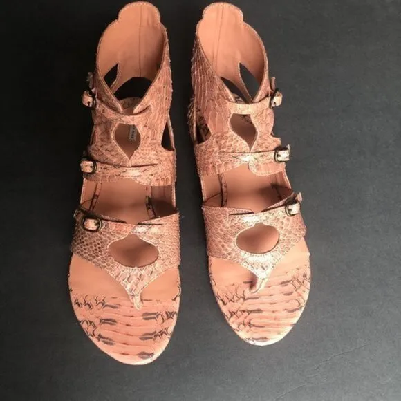 Leon Max NEW Villa Pink Blush Snakeskin  Sandals size 7
