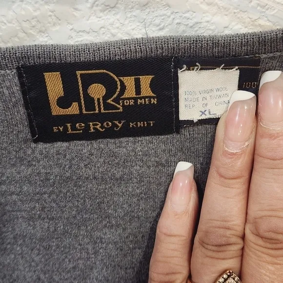 LEROY 80's Vintage Classic 100% Virgin Wool Long Sleeve V-neck Sweater Size XL