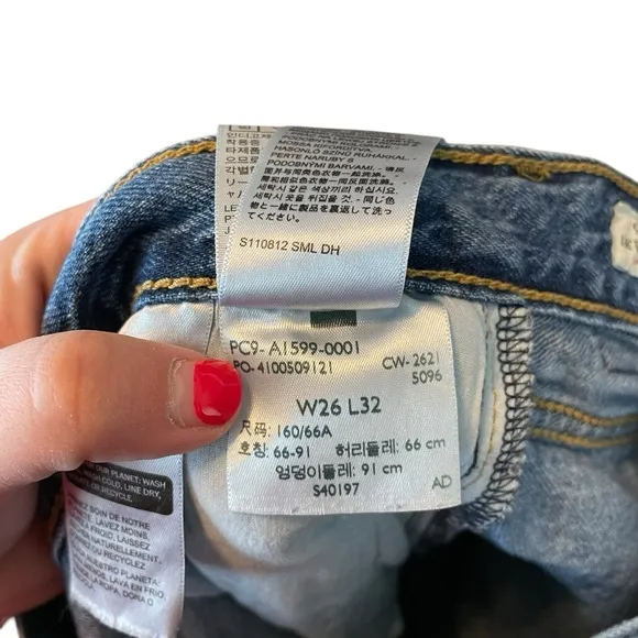 Levi’s High Loose Flare Jeans Distressed Blue sz. 26