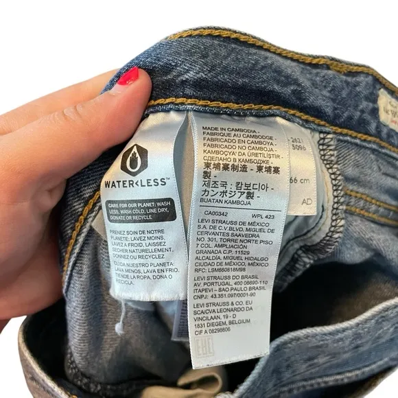 Levi’s High Loose Flare Jeans Distressed Blue sz. 26