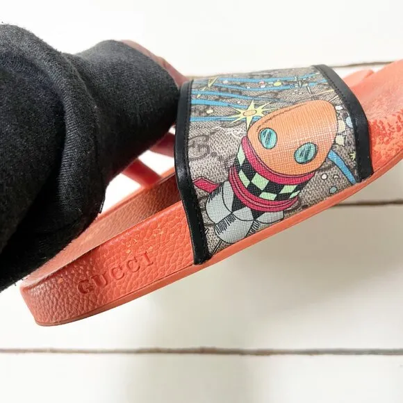 Limited edition Gucci Pursuit Huey Dewey Louie slides