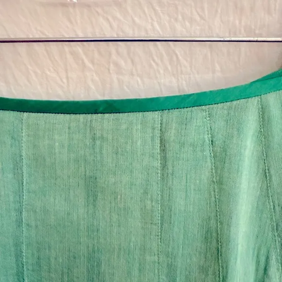 🆕LISTING🆕 DKNY Fun &amp; Elegant Layered Green Skirt