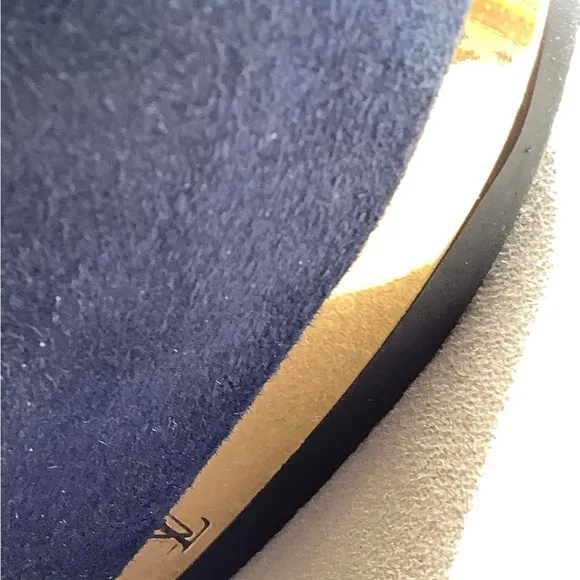 ✨🤩Louis Vuitton Blue Velvet Flats with Gray Flower Embellishment - size 37