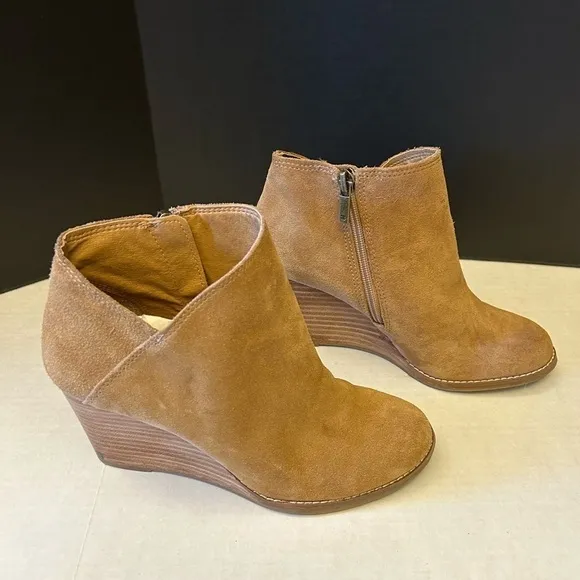 Lucky Brand tan leather suede Yakeena wedge heel booties Sz-7.5. D