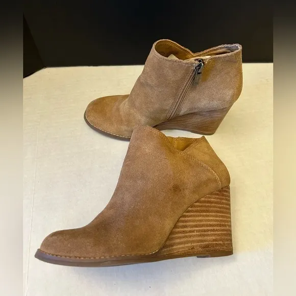 Lucky Brand tan leather suede Yakeena wedge heel booties Sz-7.5. D