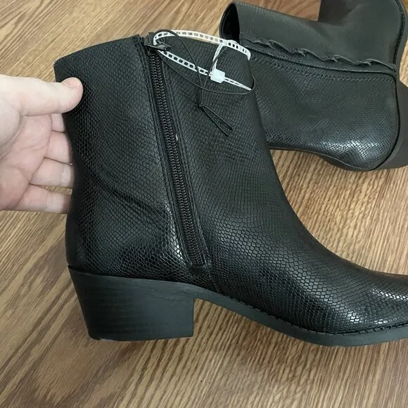 Lucky Brand Women 8.5M/39.5 Black Faux Leather Side Zip Fakelle Ankle Boots NWOB