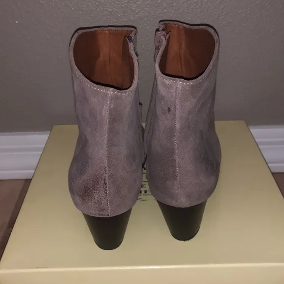LuckyBrand Tablita SUEDE GREY BOOTS 2.5”Heels Side Zip NWB