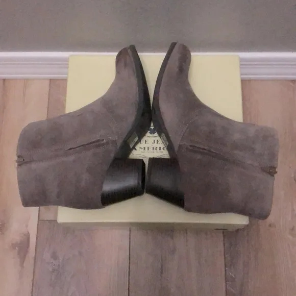 LuckyBrand Tablita SUEDE GREY BOOTS 2.5”Heels Side Zip NWB