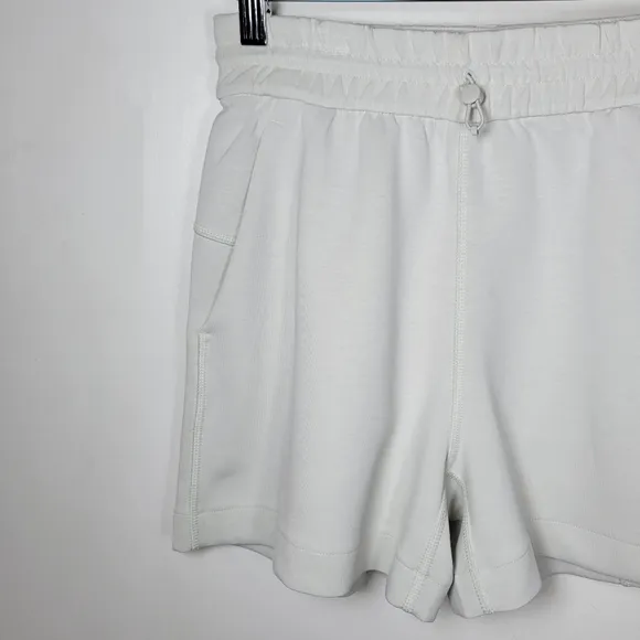 Lululemon Softstreme High-Rise Shorts Size 2 Bone