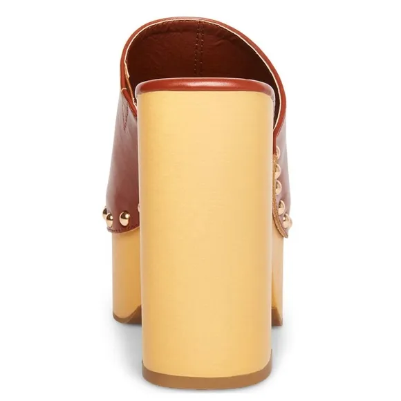 Madden Girl's retro-inspired Harrps sandals.