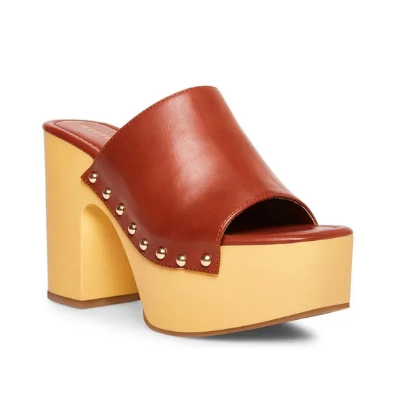 Madden Girl's retro-inspired Harrps sandals.