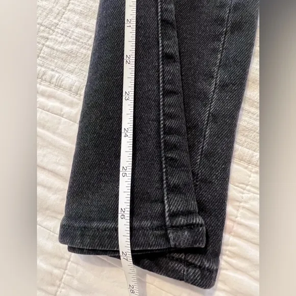 Madewell Mid-Rise Kick Out Crop Jean 26