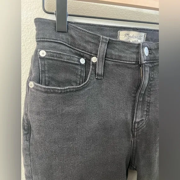 Madewell Mid-Rise Kick Out Crop Jean 26