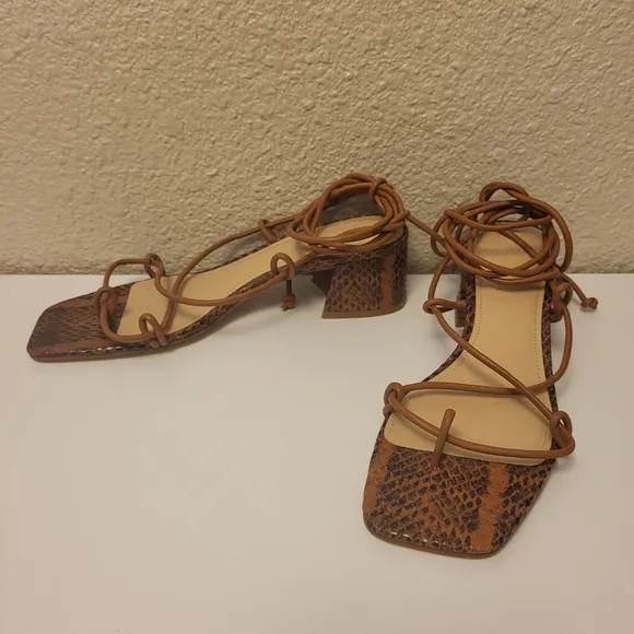 Marc Fisher LTD Brown Jacinda Mixed Leather Ankle-Tie Sandals Size 6½M