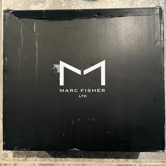 Marc Fisher Patrick Chelsea Lugsole Boots, White Size 8.5 New in Box Retail $199