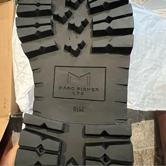 Marc Fisher Patrick Chelsea Lugsole Boots, White Size 8.5 New in Box Retail $199
