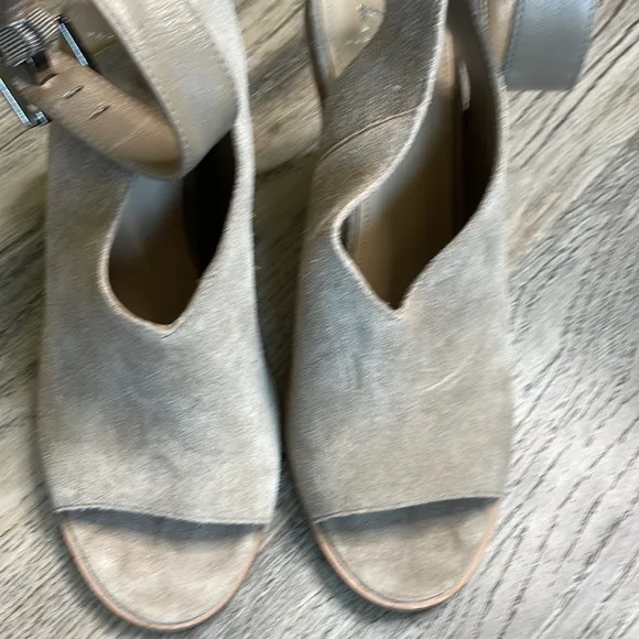 Marc Fisher Vashi Ankle Strap Sandals with Chunky Stacked Heel, size 8