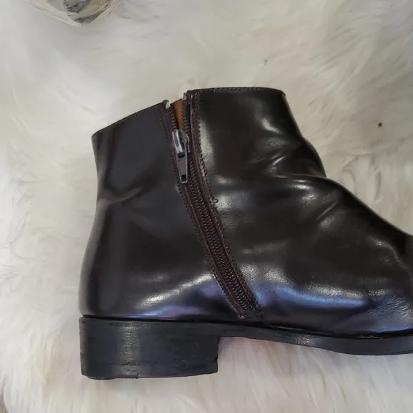 Marc Jacobs Black Chukka Chelsea men ankle Boots Sleek Leather Design