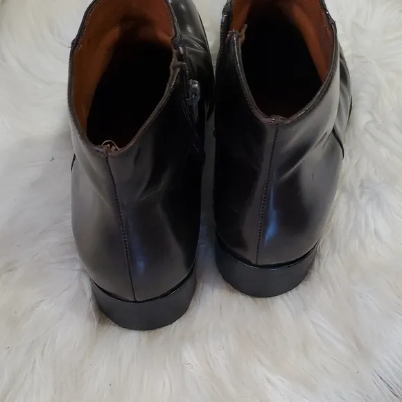 Marc Jacobs Black Chukka Chelsea men ankle Boots Sleek Leather Design