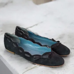 Marc Jacobs Navy Scalloped Bow Detail Suede Flats Size Woman's 9