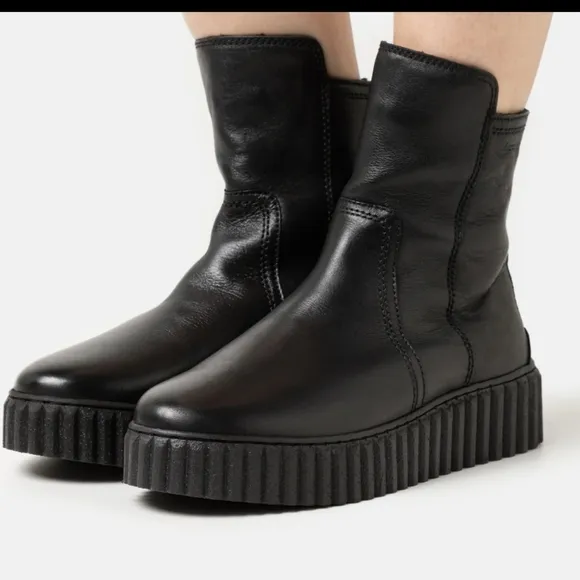 MARC O'POLO  black chelsea glassy ankle boots new