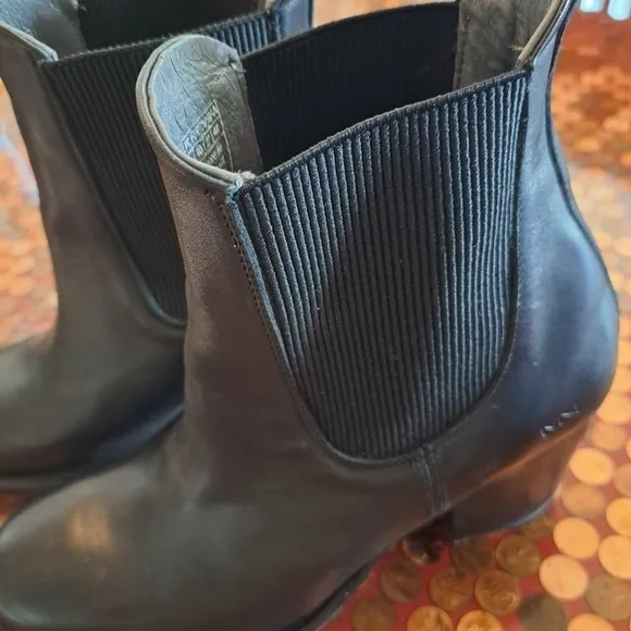 Mark nason clover Chelsea black pull on boots 10 Cuban heel